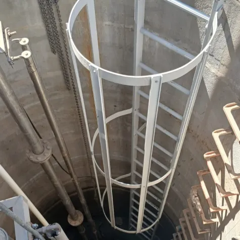 Escada Fixa Vertical em PRFV